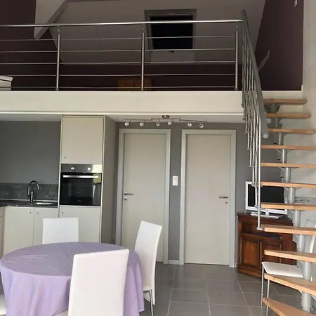 Maison Charmante A Avec Terrasse Et Parking Gratuit. *
