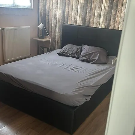 Maison Charmante A Avec Terrasse Et Parking Gratuit.