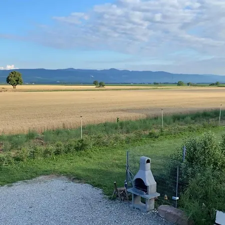 Holiday home Maison Charmante A Avec Terrasse Et Parking Gratuit. *
